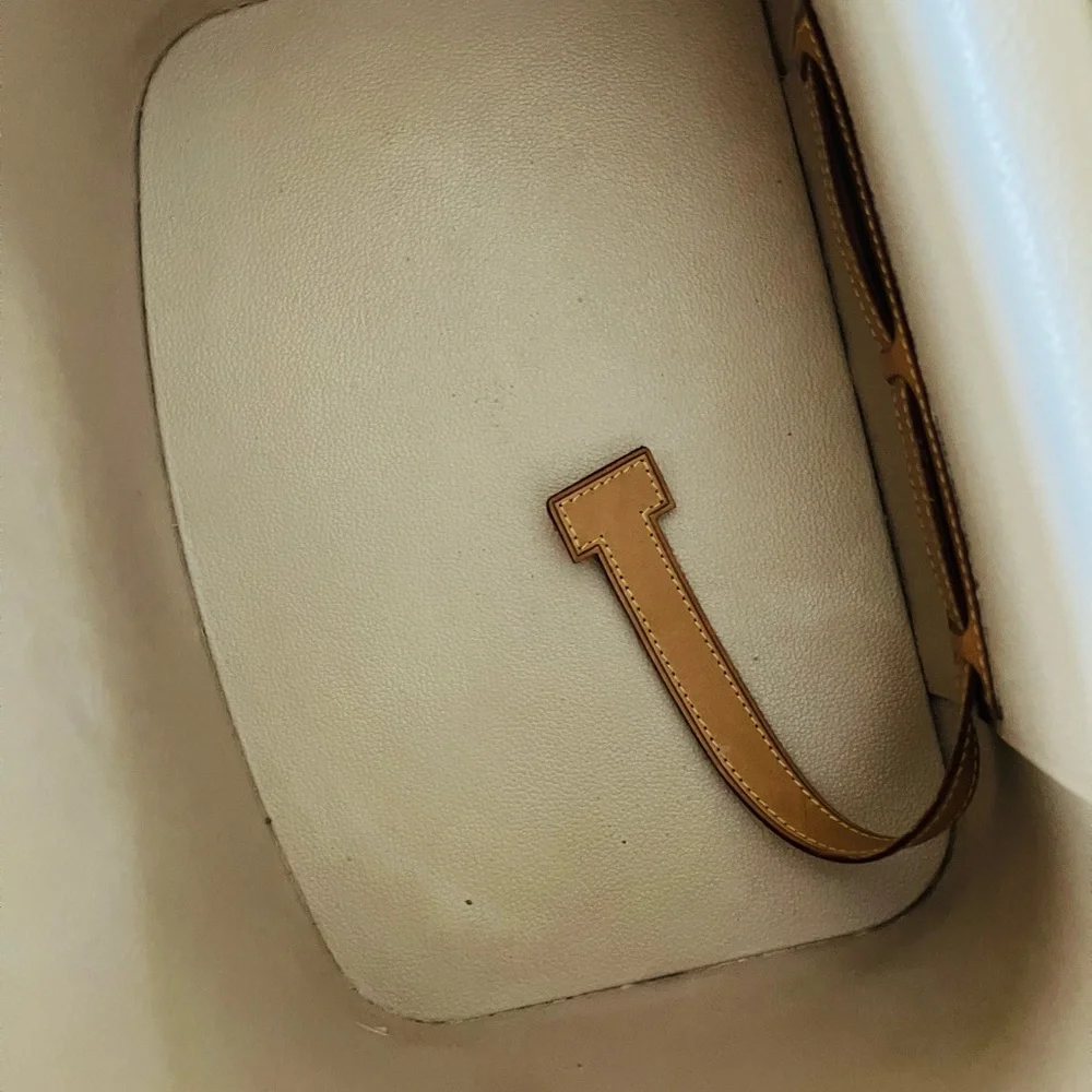 Louis Vuitton Monogram Brown Vanity Case with Gold Chain Strap - Picture 8 of 16